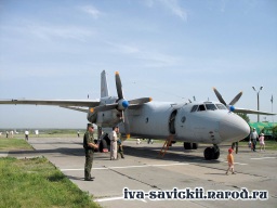An-26B_Rostov_26.05.2007-004.jpg