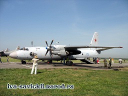 An-26B_Rostov_26.05.2007-015.jpg