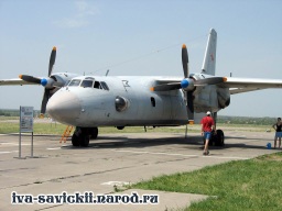 An-26B_Rostov_26.05.2007-021.jpg