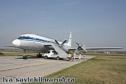 TN_Il-22-Bizon__Rostov-on-Don_15.08.2009-012.JPG