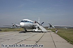 TN_Il-22-Bizon__Rostov-on-Don_15.08.2009-036.JPG