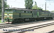 2TE10U-100_st.Pervomayskaya_28.06.06.JPG